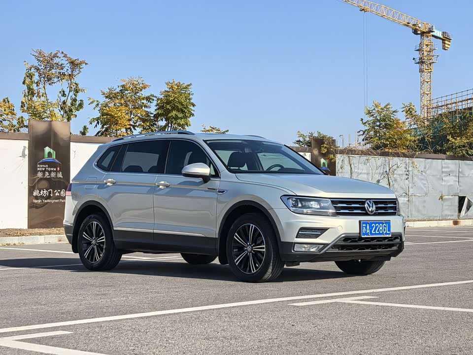 Volkswagen Tiguan L