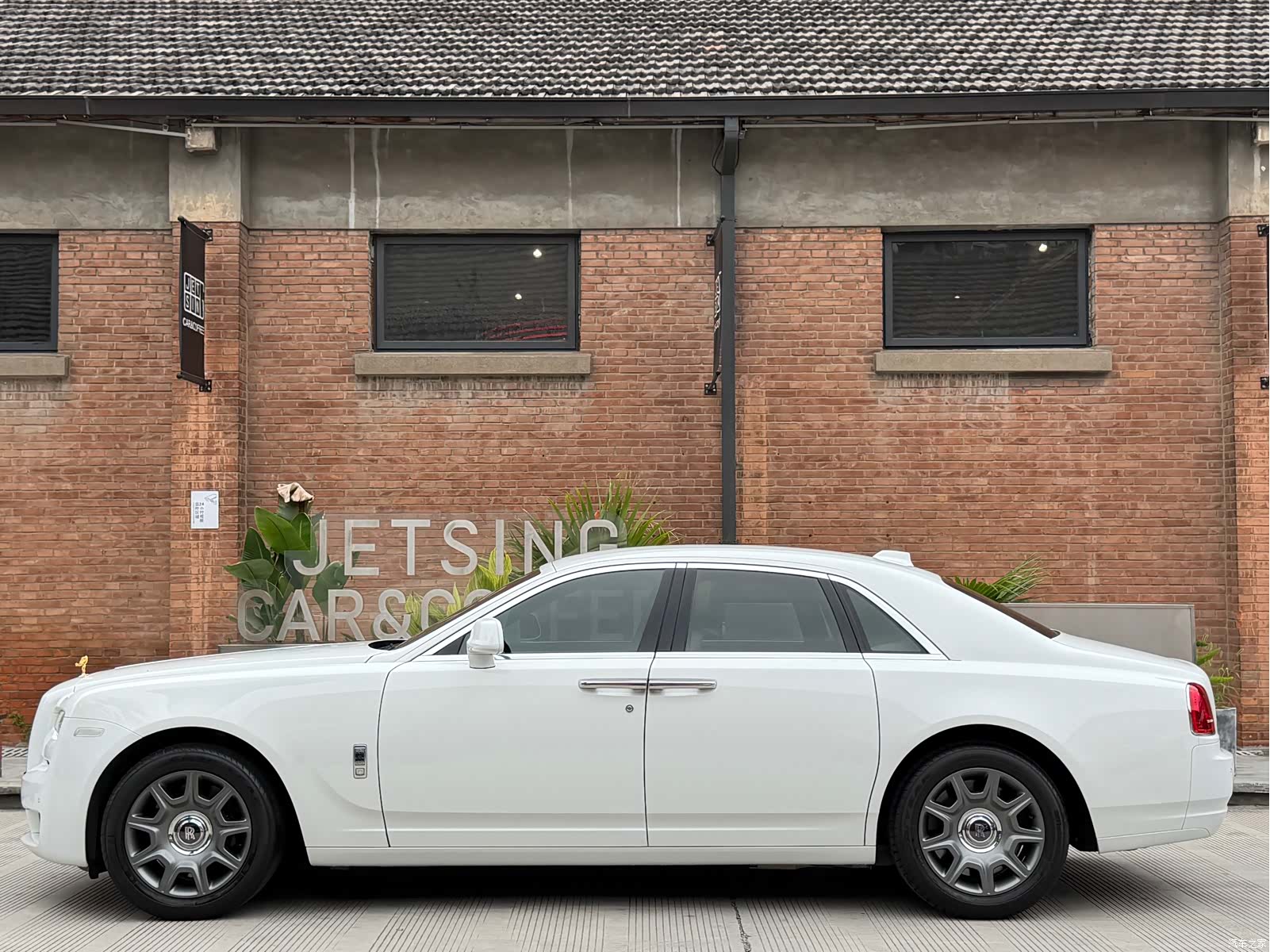 Rolls-Royce Ghost, 2018 18