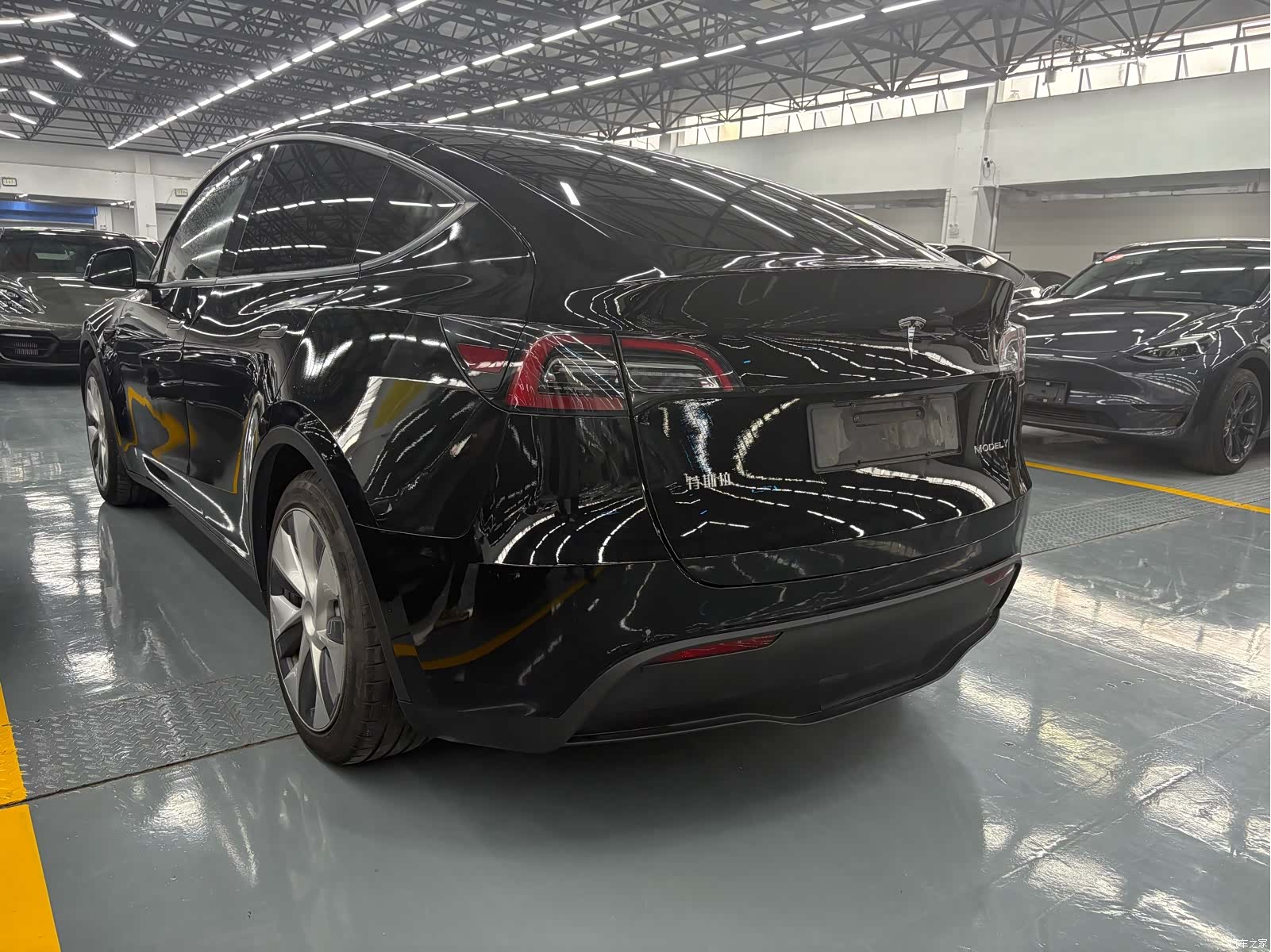 Tesla Model Y, 2021 11