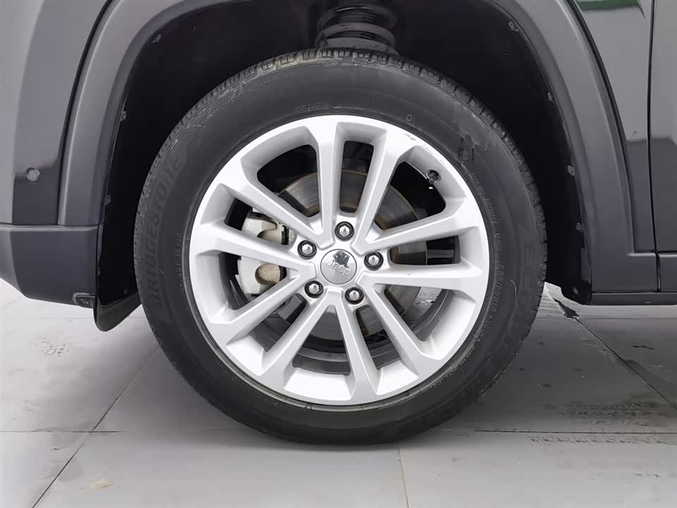 Jeep Grand Commander