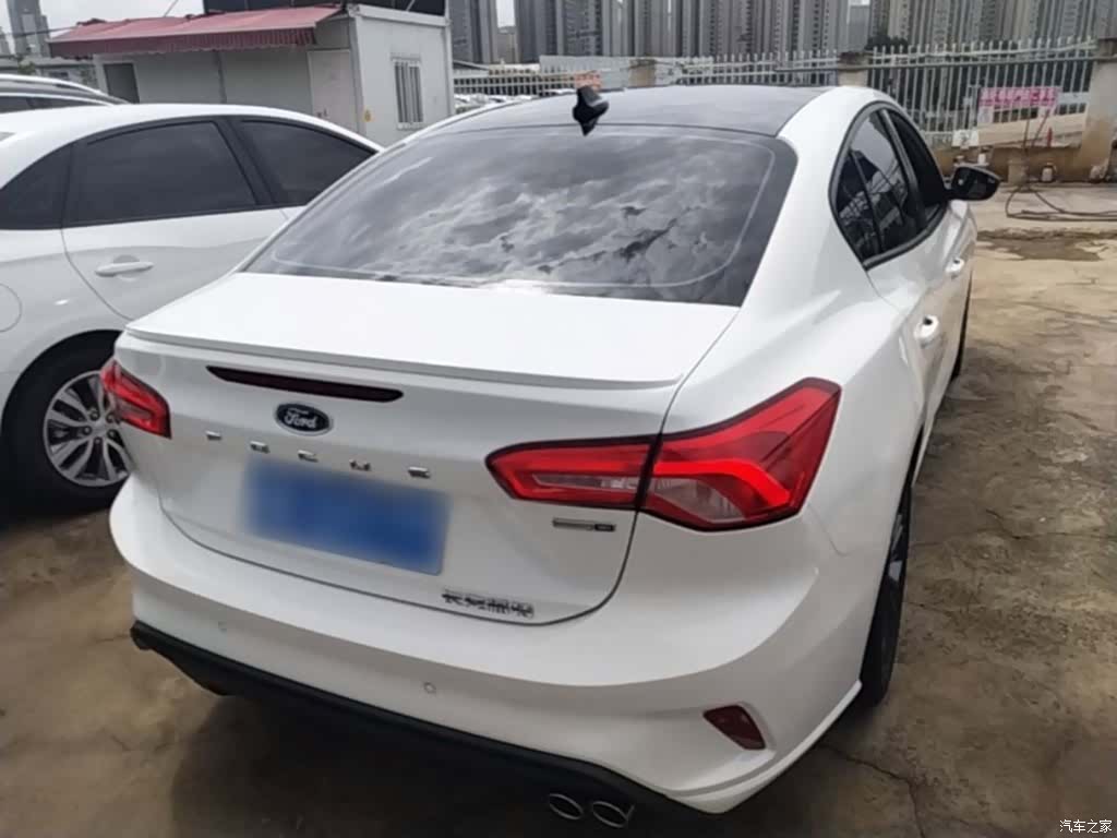 Ford Focus, 2023 6