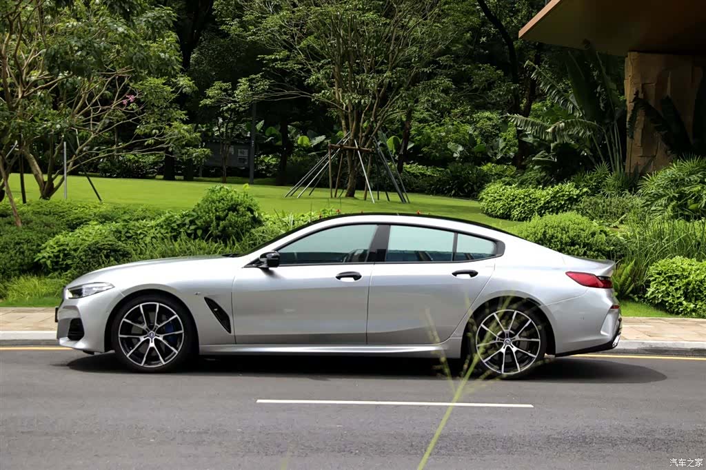 BMW 8 Series, 2022 3