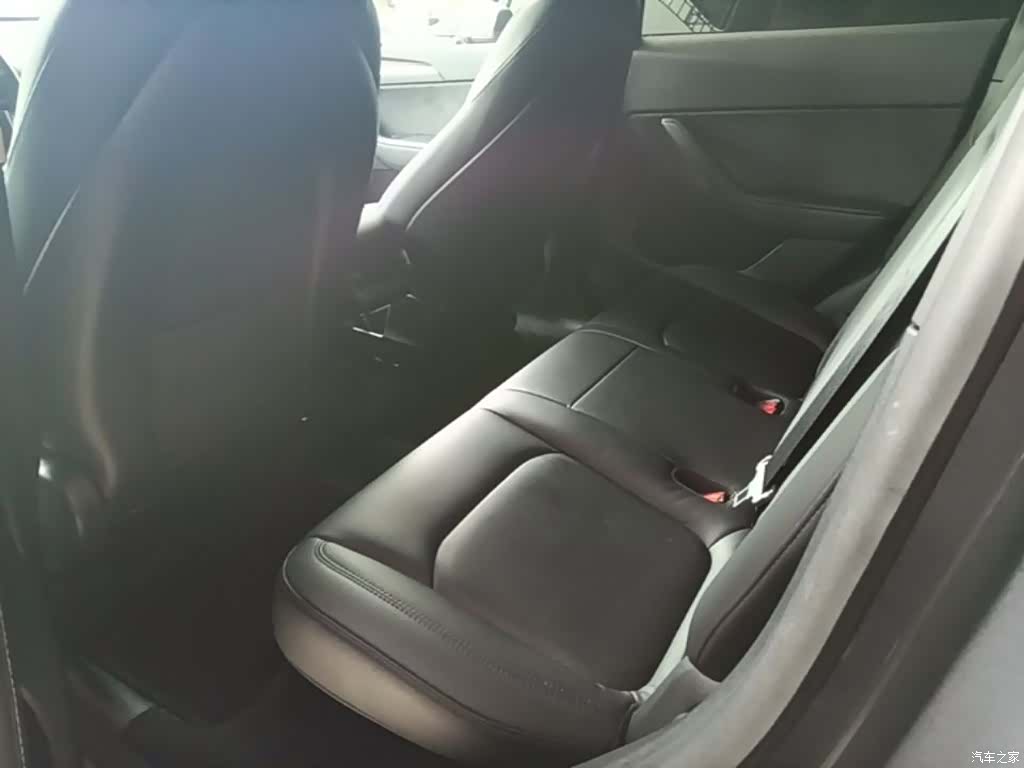 Tesla Model Y, 2021 17