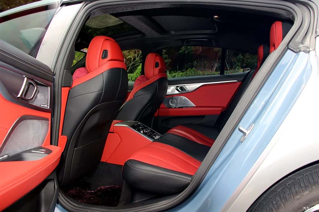 BMW 8 Series, 2022 11