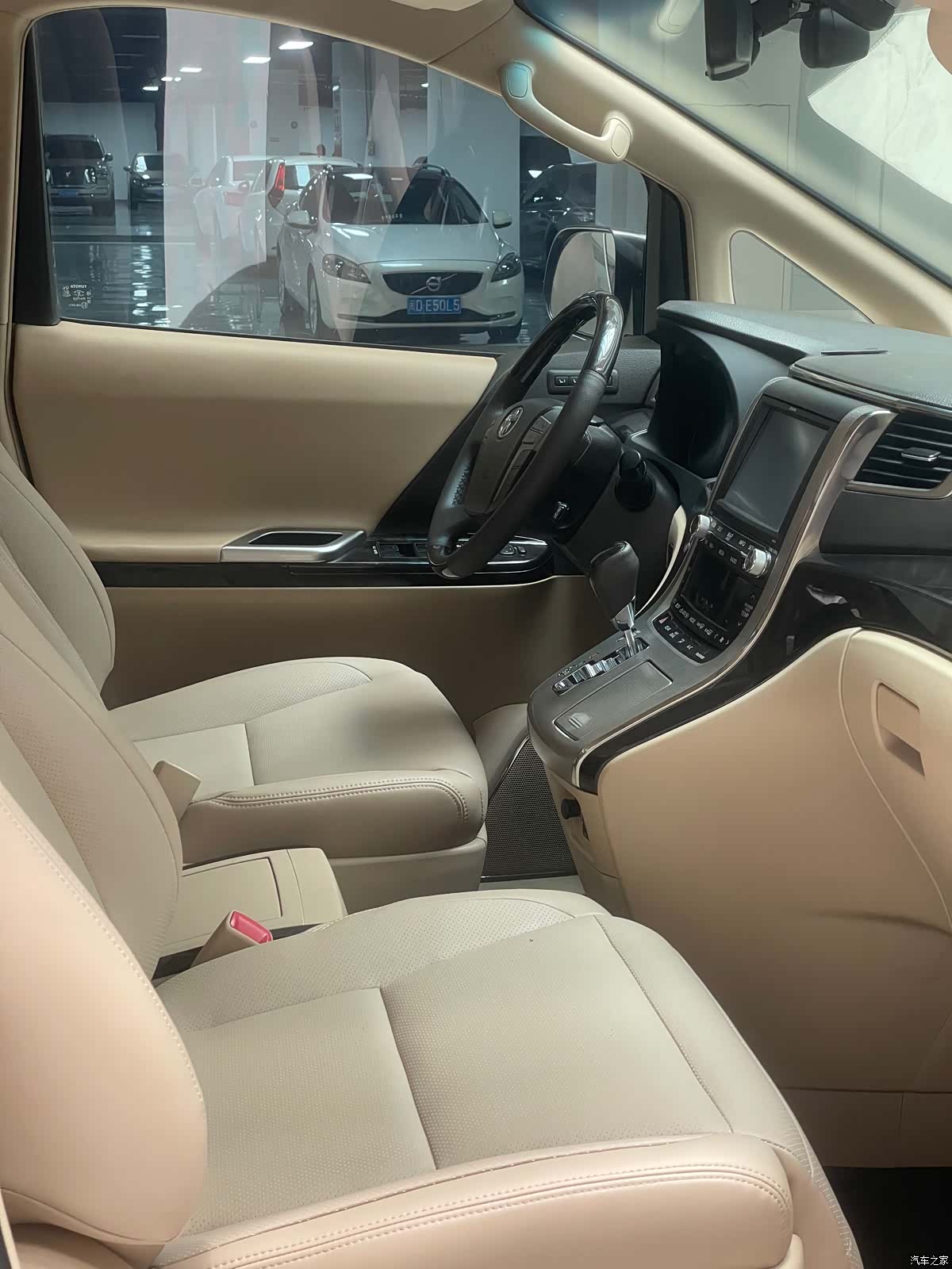 Toyota Alphard, 2012 14