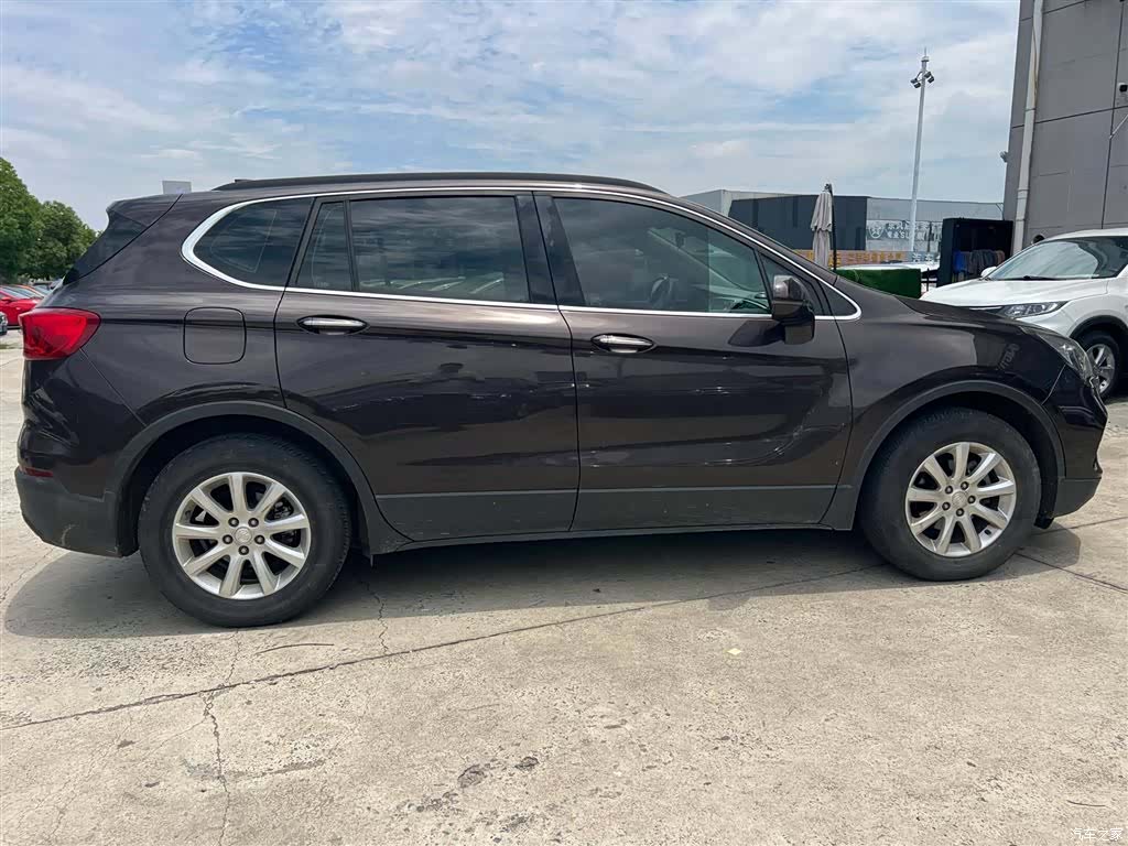 Buick Envision Plus, 2021 3
