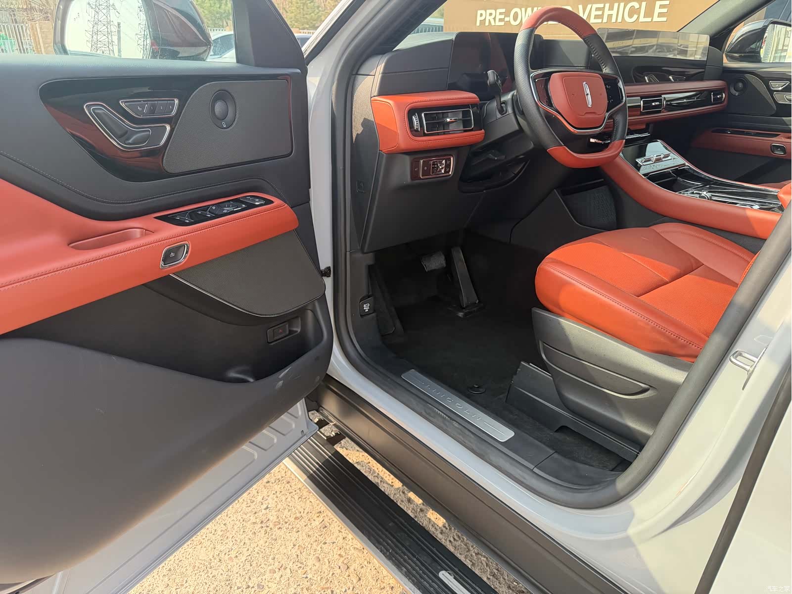 Lincoln Aviator, 2025 13