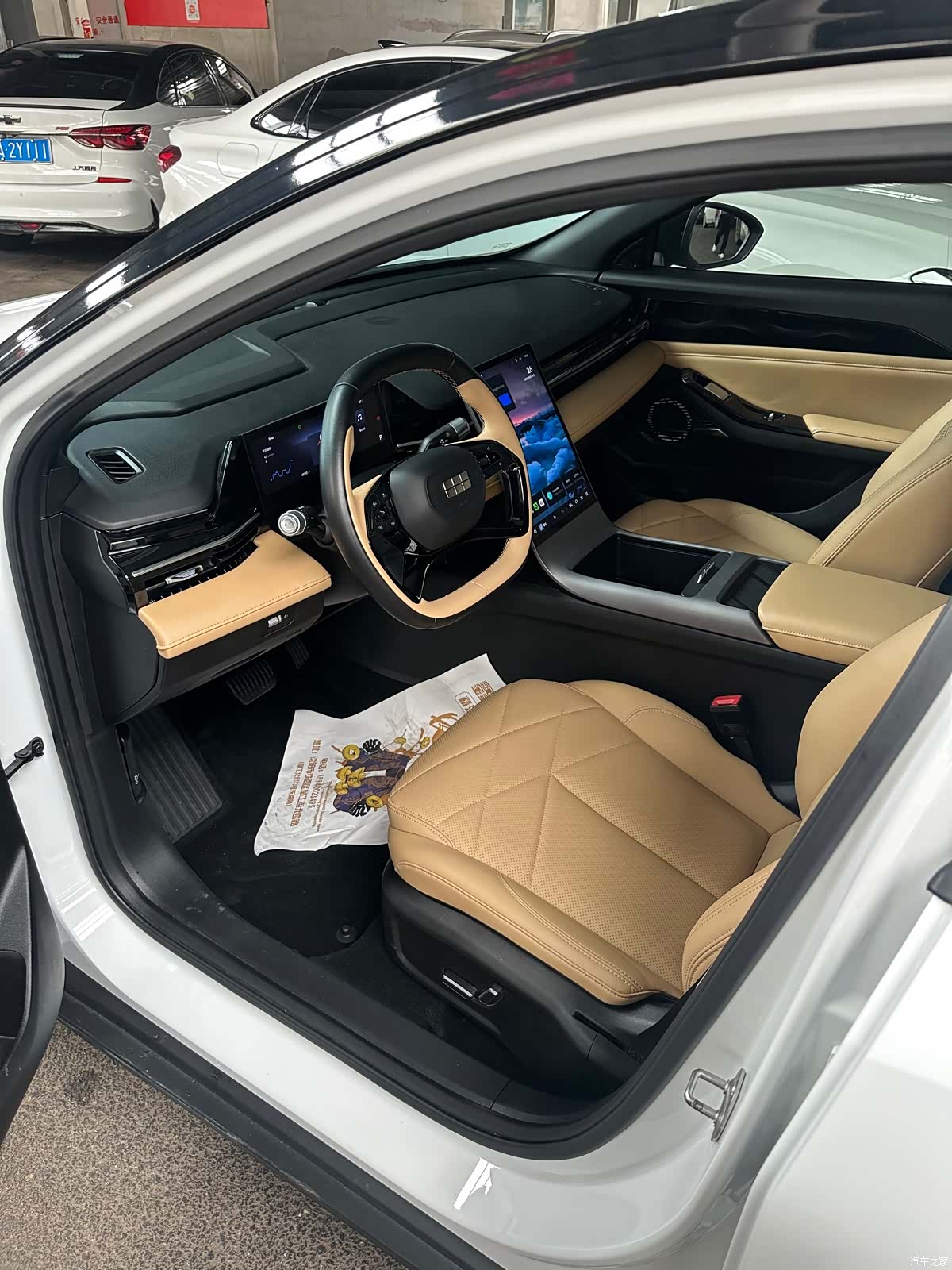 Geely Galaxy L6, 2024 4