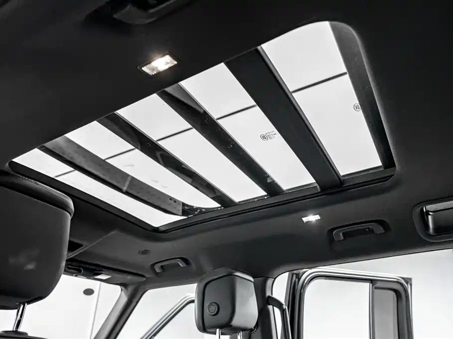 Land Rover guard