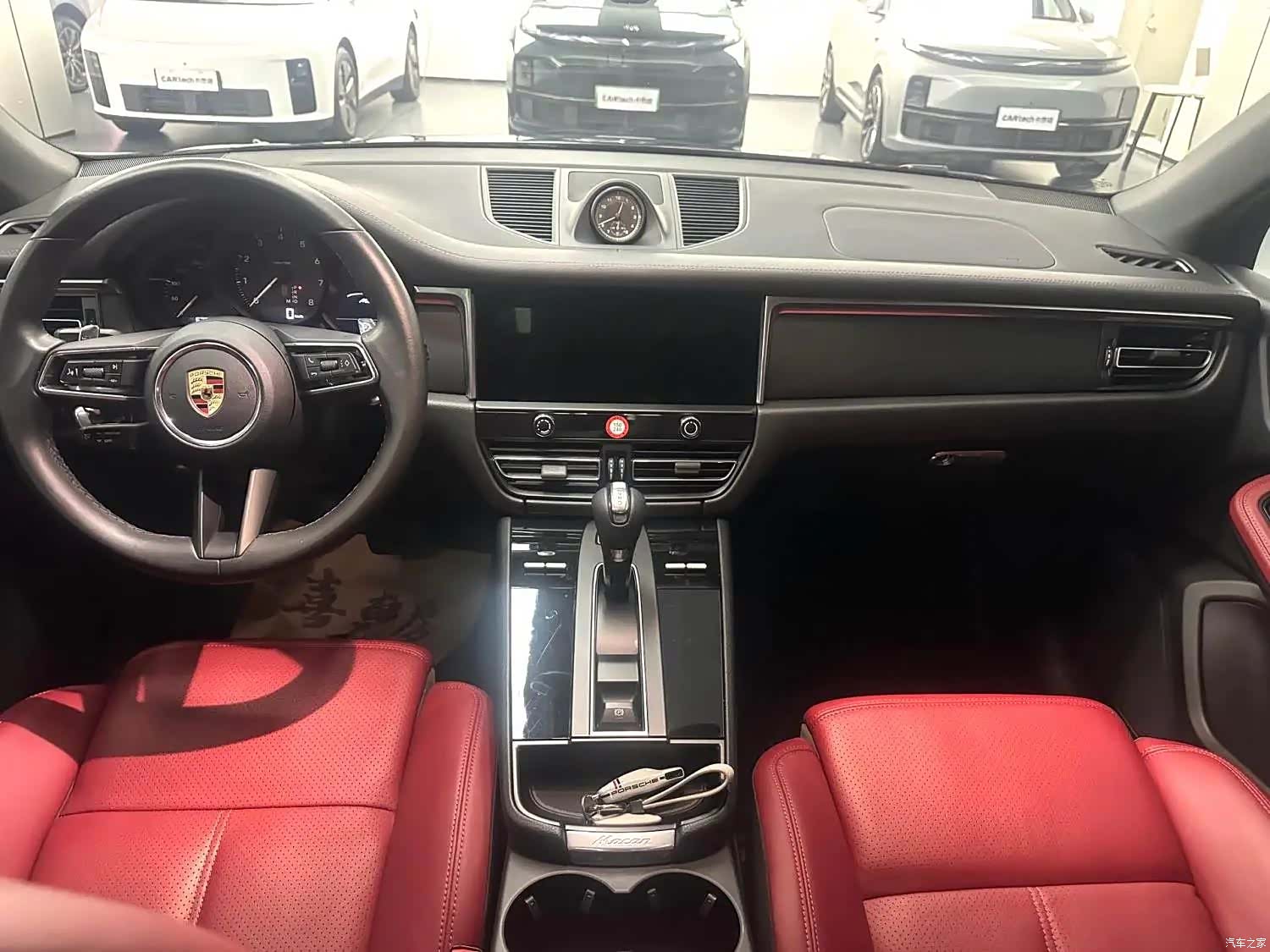 Porsche Macan, 2022 3