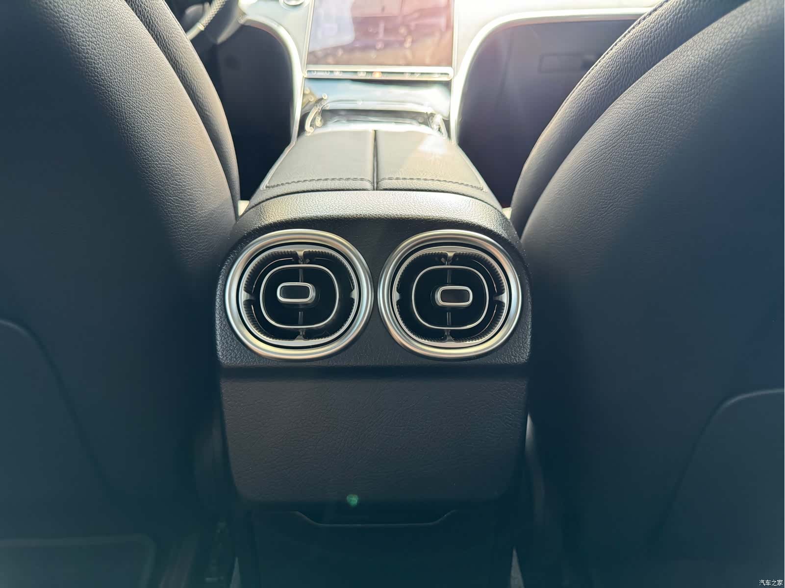 Mercedes-Benz C-Class, 2024 10
