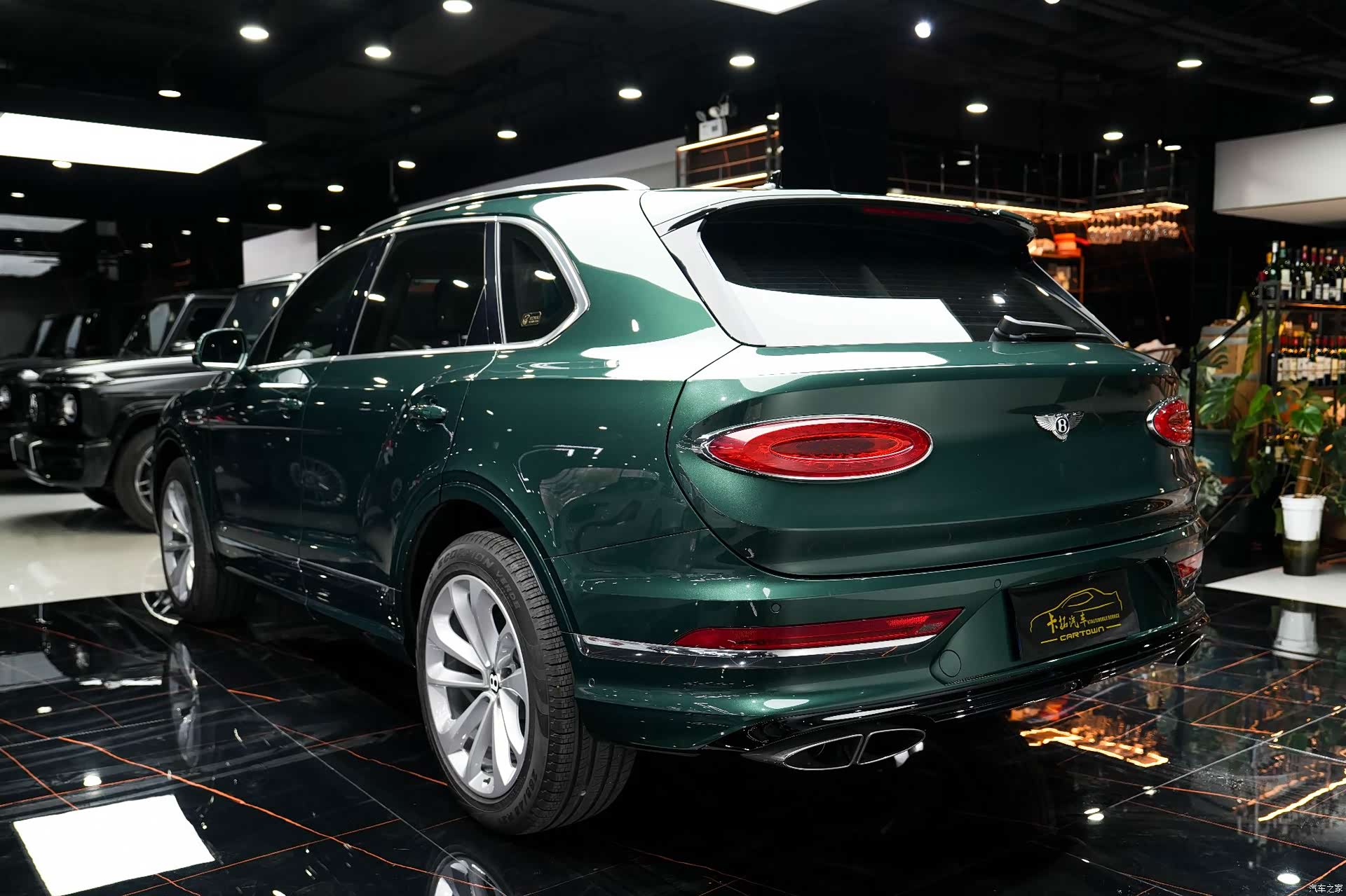Bentley Bentayga, 2021 13