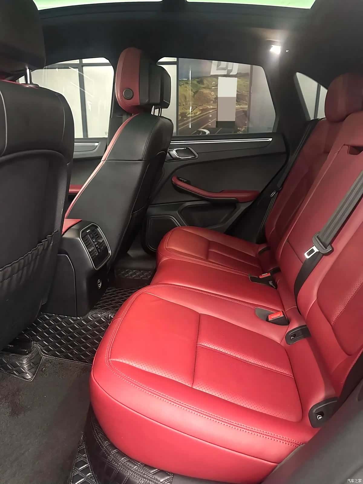 Porsche Macan, 2022 все фото