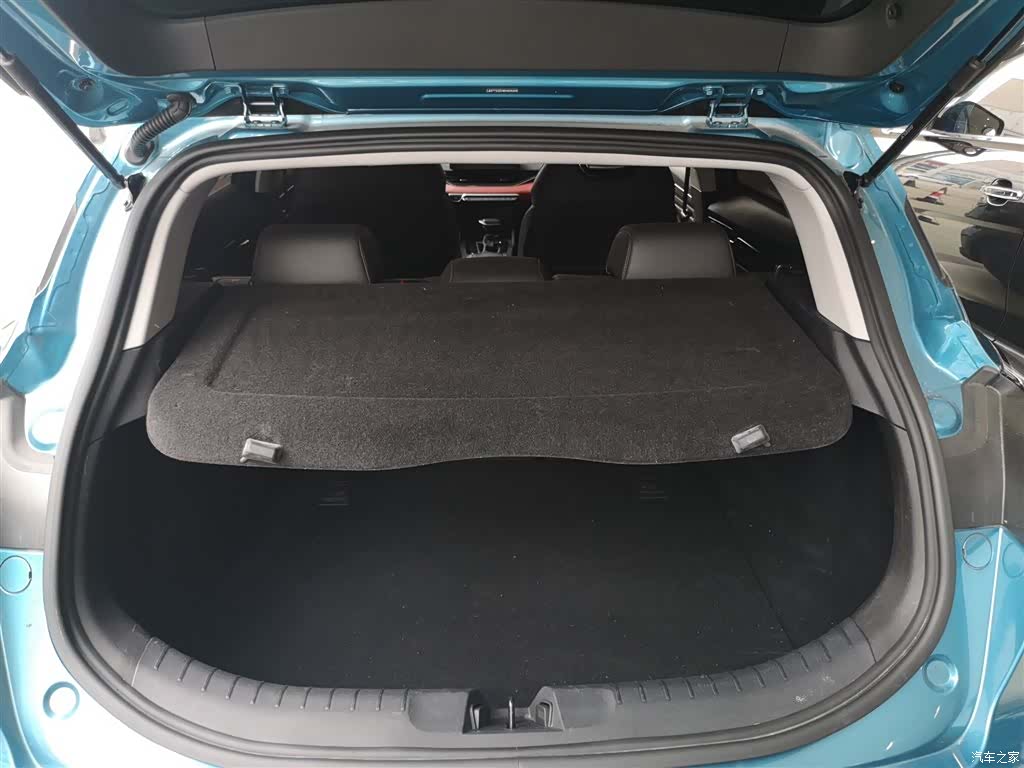 Geely Emgrand, 2021 19