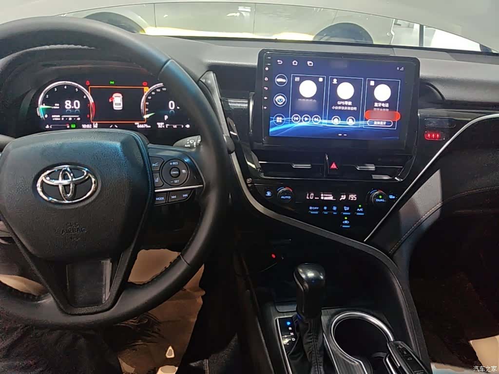 Toyota Camry, 2022 10