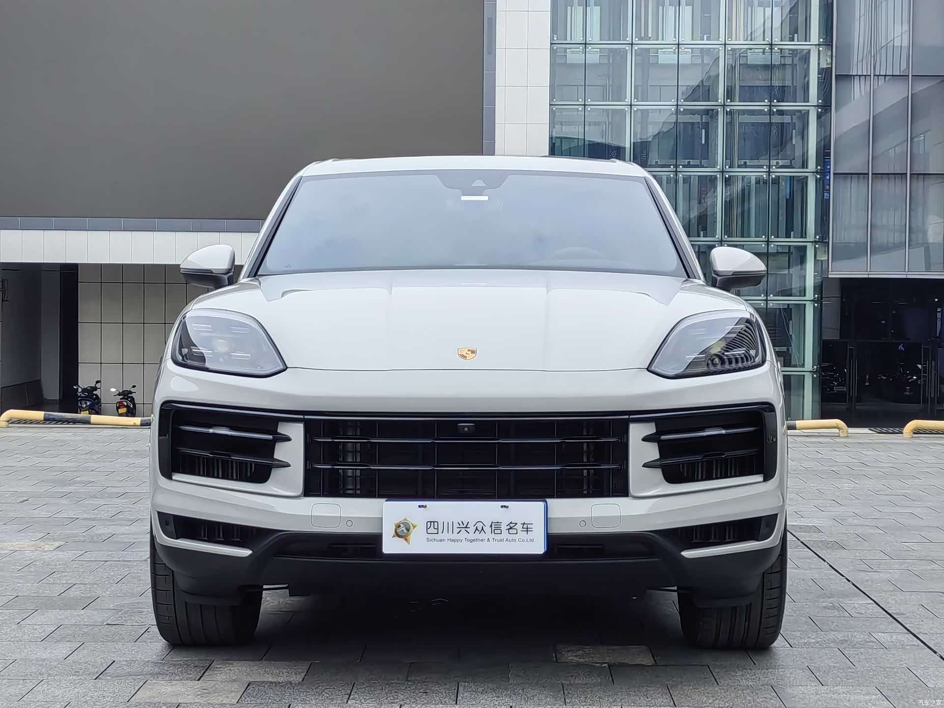 Porsche Cayenne, 2024 3
