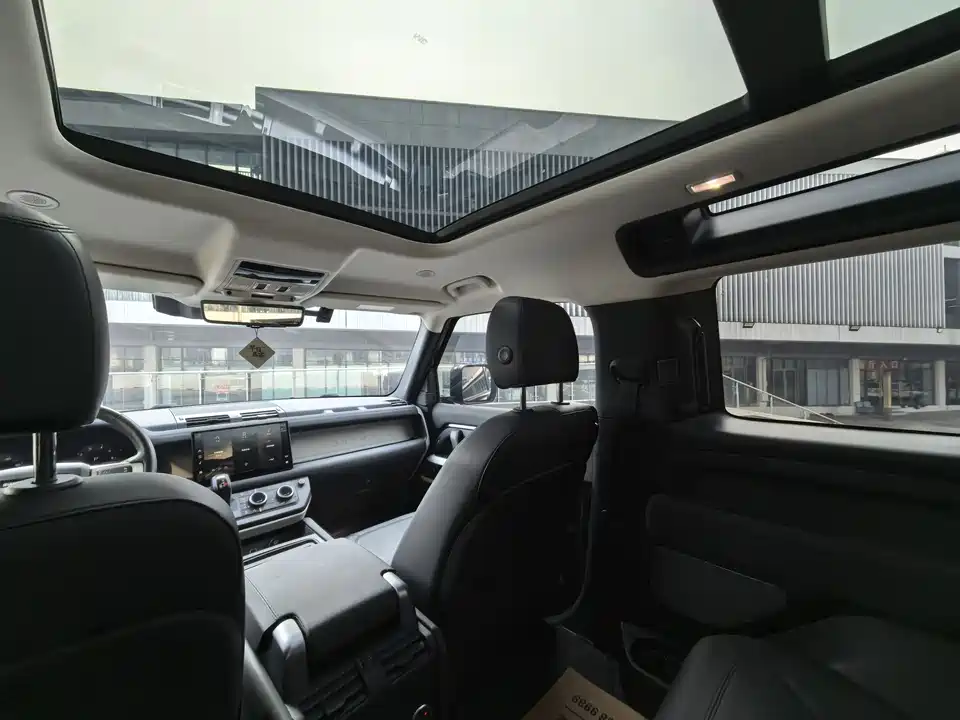 Land Rover guard