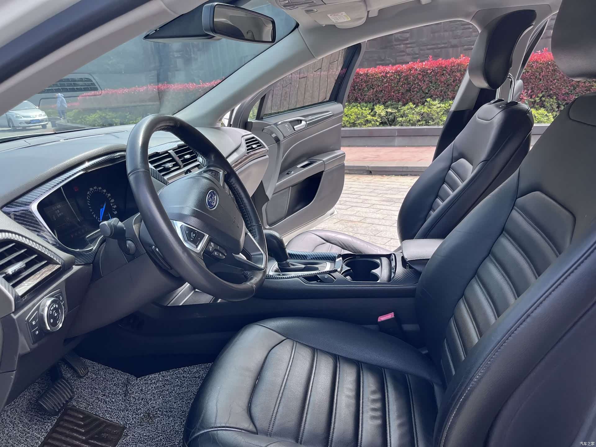Ford Mondeo, 2014 13
