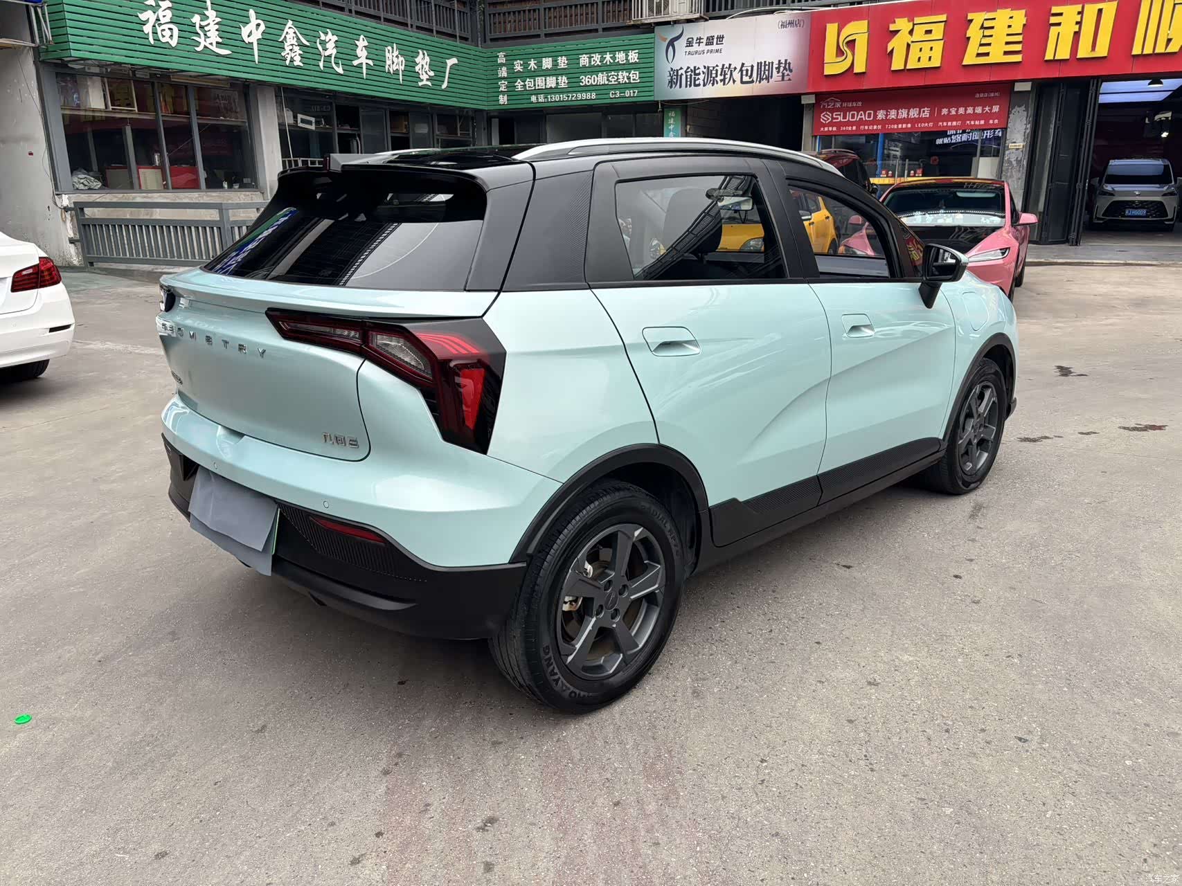Geely E, 2022 все фото