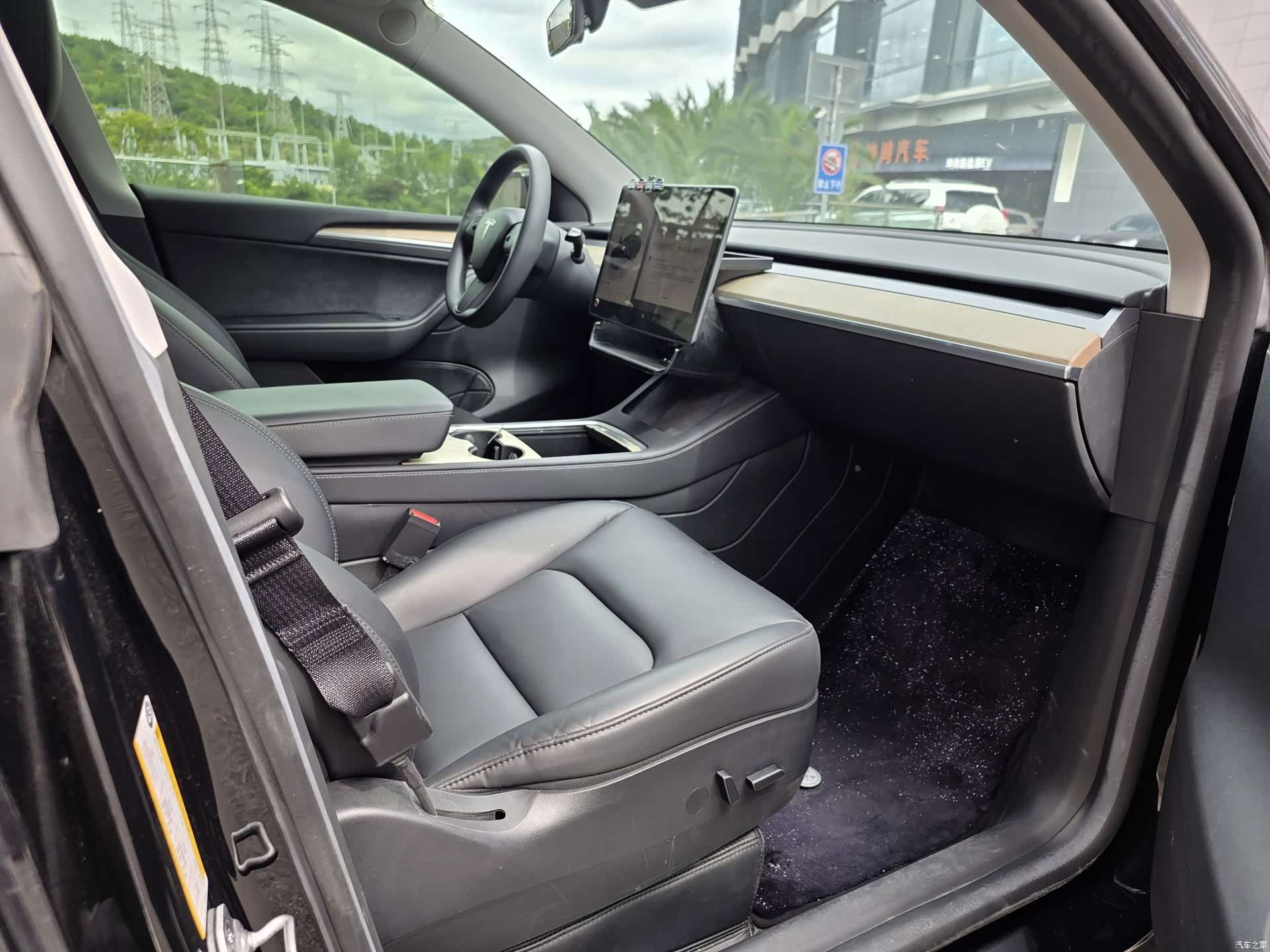 Tesla Model Y, 2023 10