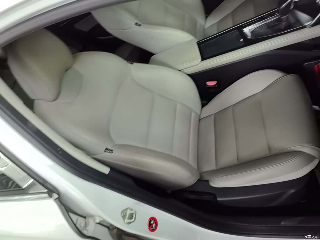 Geely Binray, 2019 25