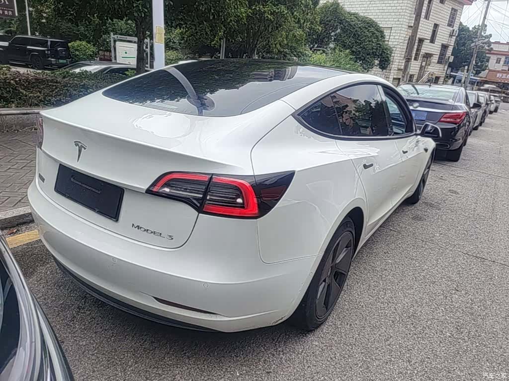 Tesla Model 3, 2022 7