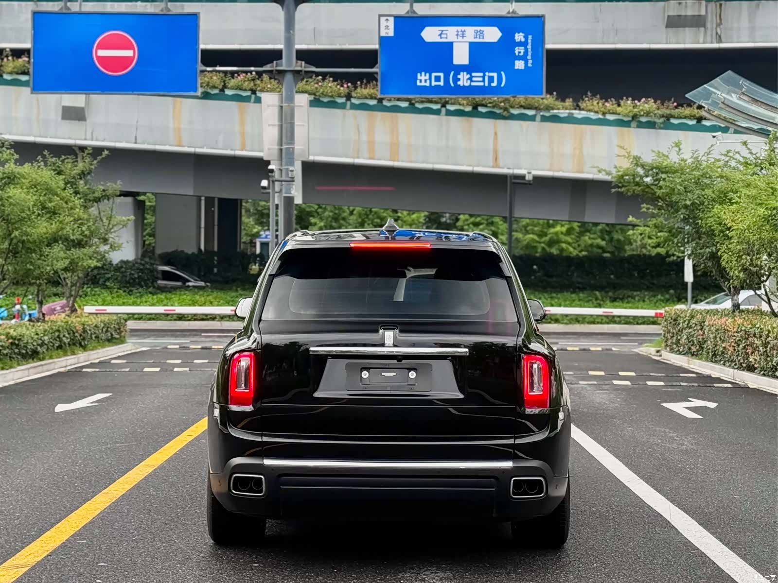 Rolls-Royce Cullinan, 2022 8