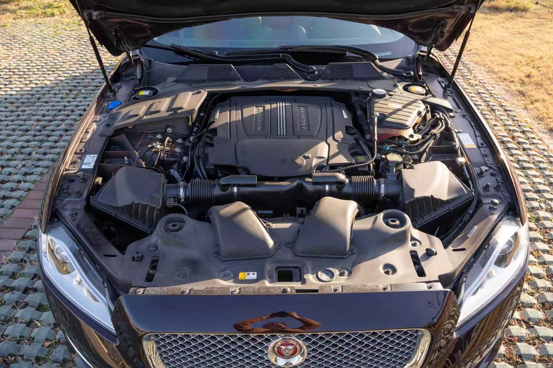 Jaguar XJ, 2015 все фото