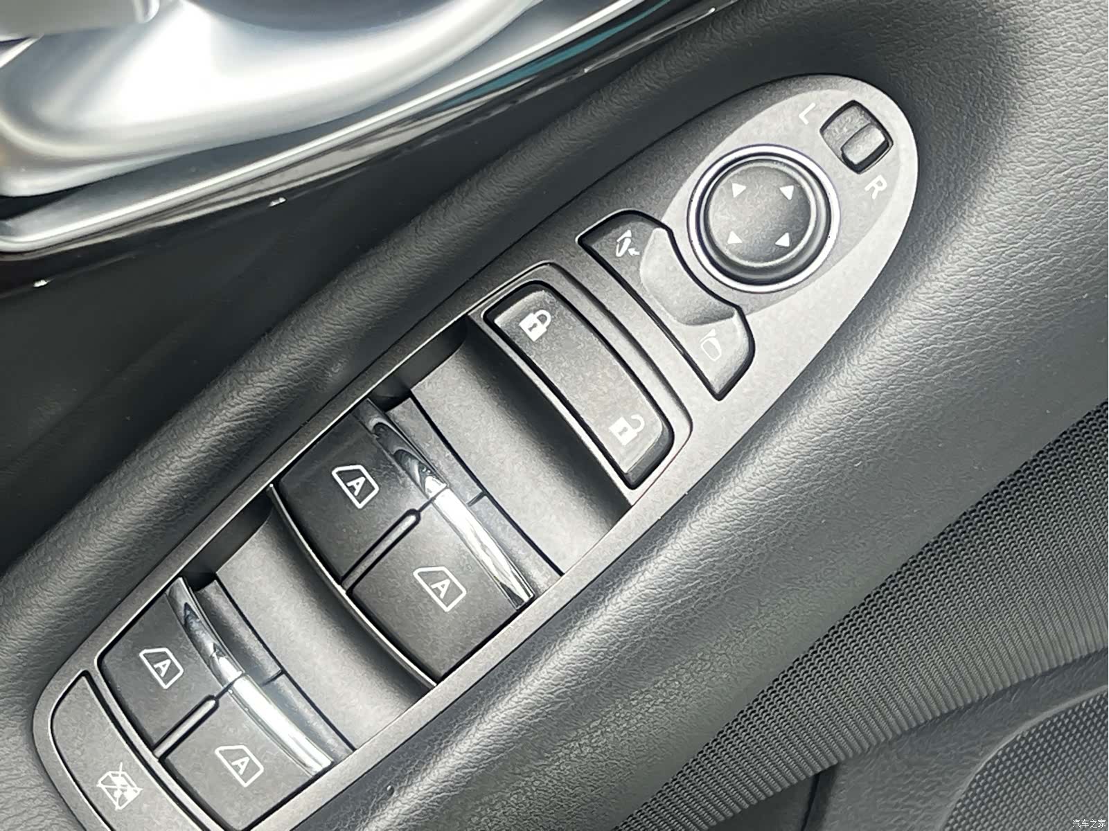 Infiniti Q50L, 2017 22