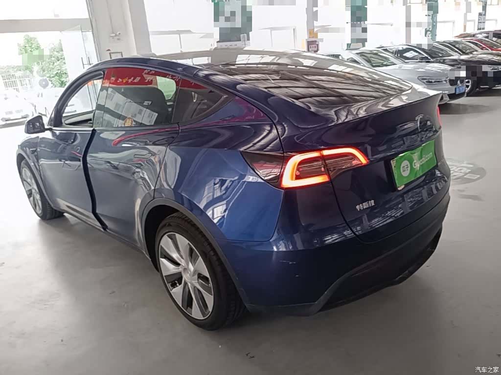 Tesla Model Y, 2021 все фото