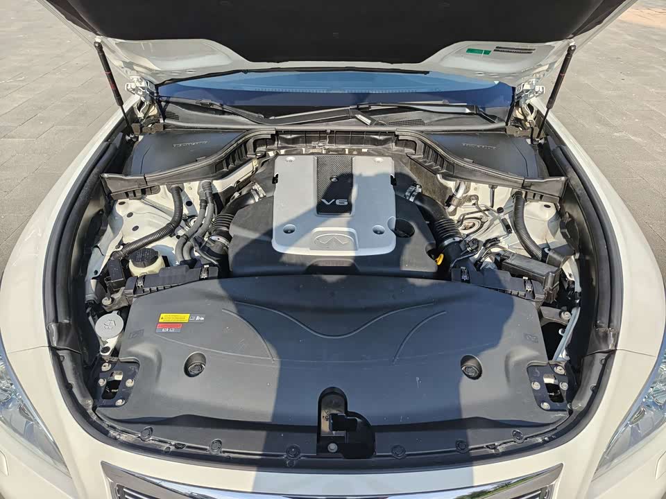 Infiniti Q70 Infiniti Q70