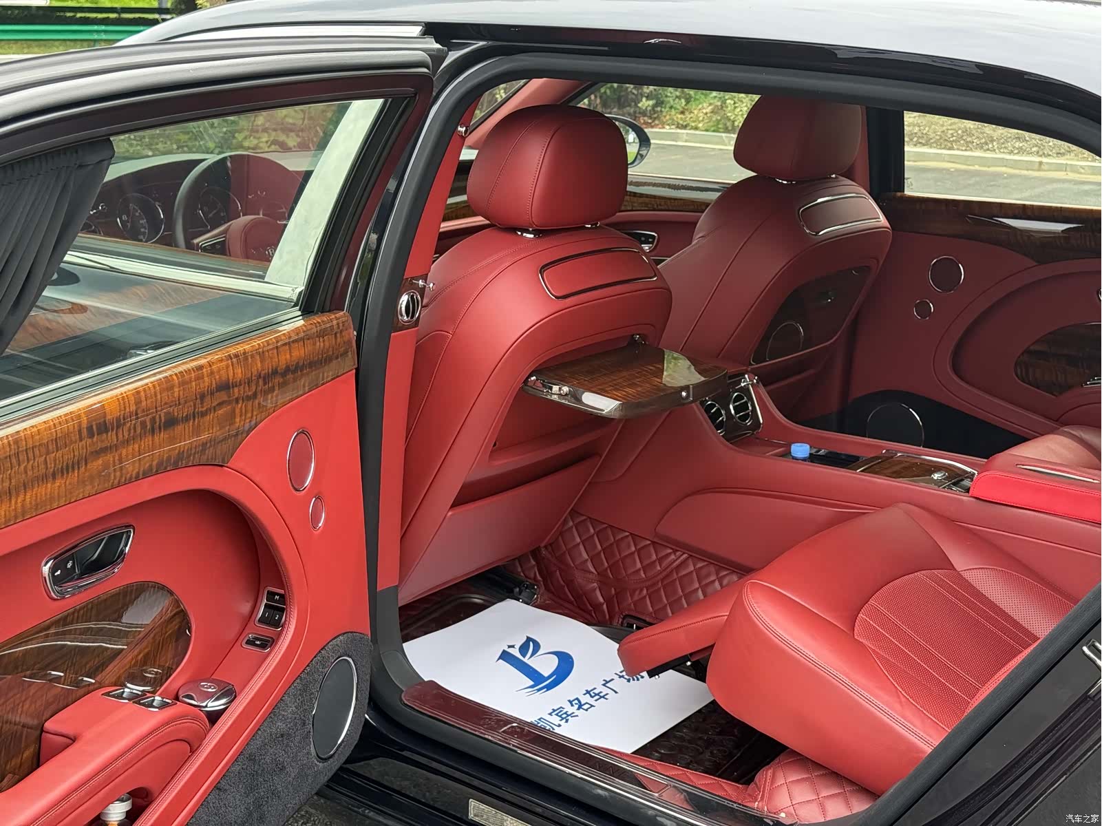 Bentley Mulsanne, 2018 13