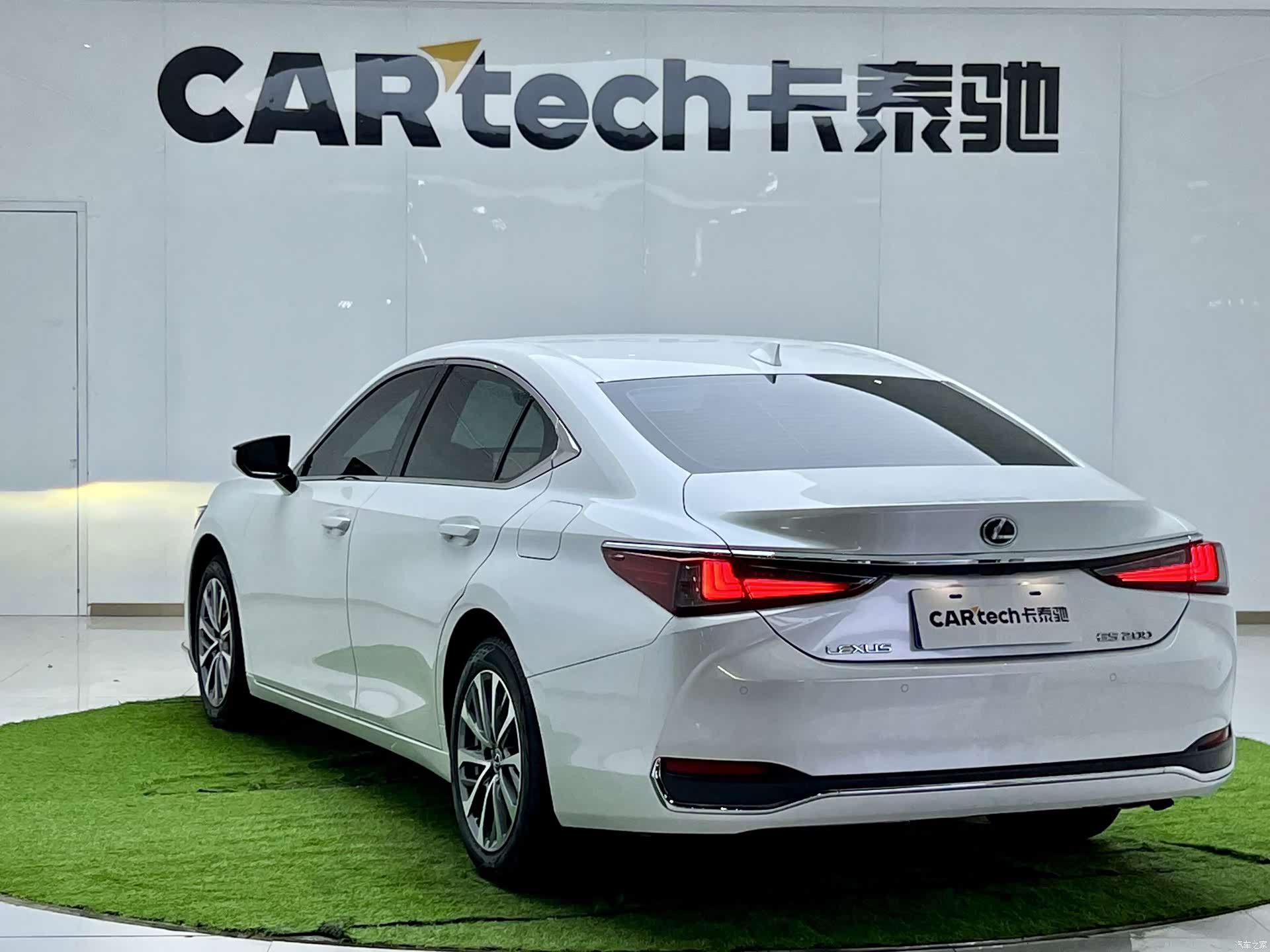 Lexus ES, 2024 3