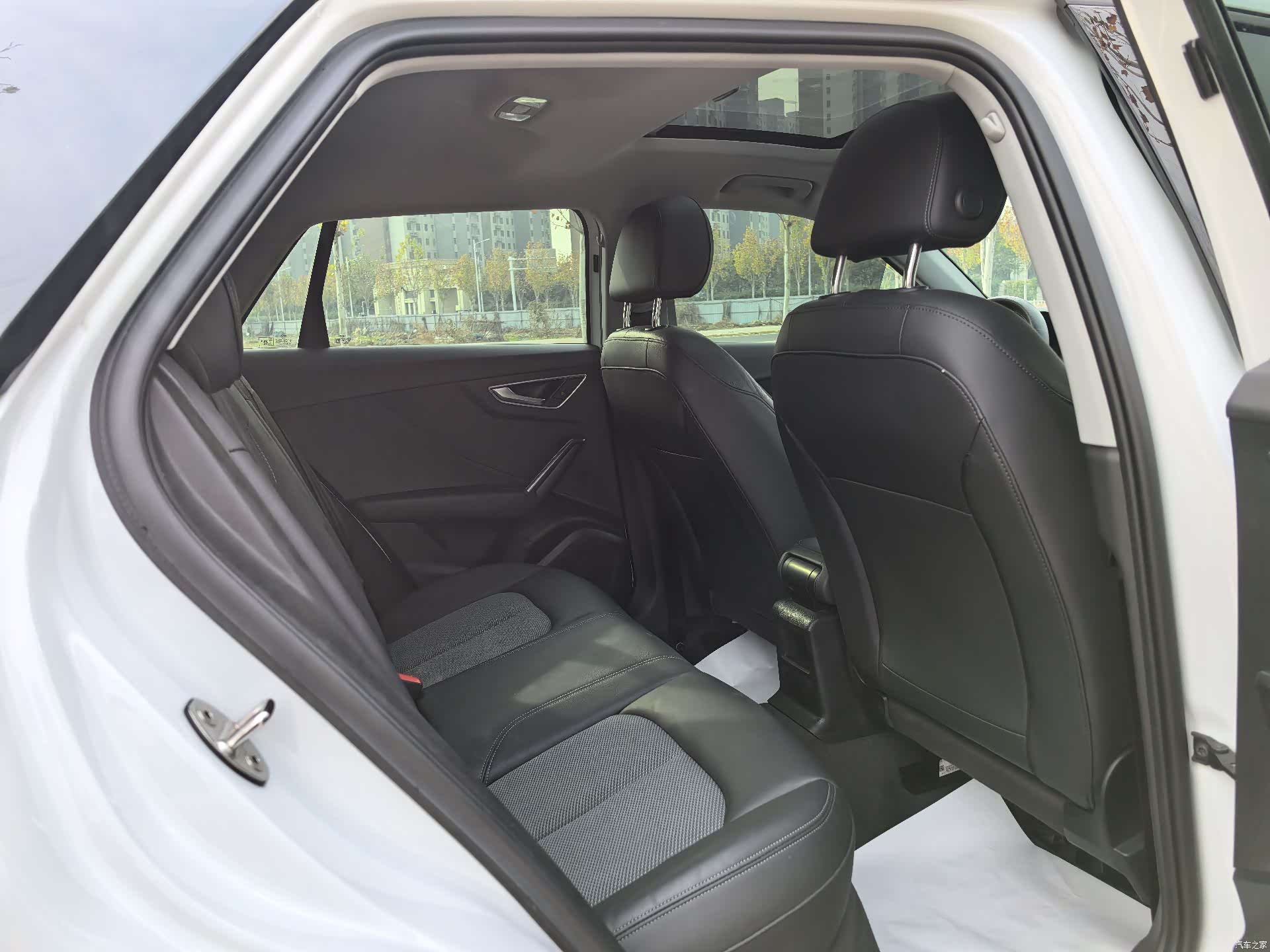 Audi Q2L, 2021 14
