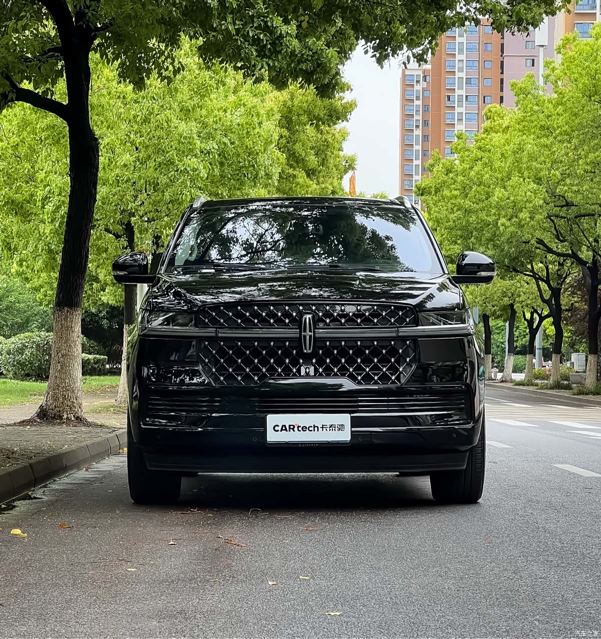 Lincoln Navigator, 2025 3