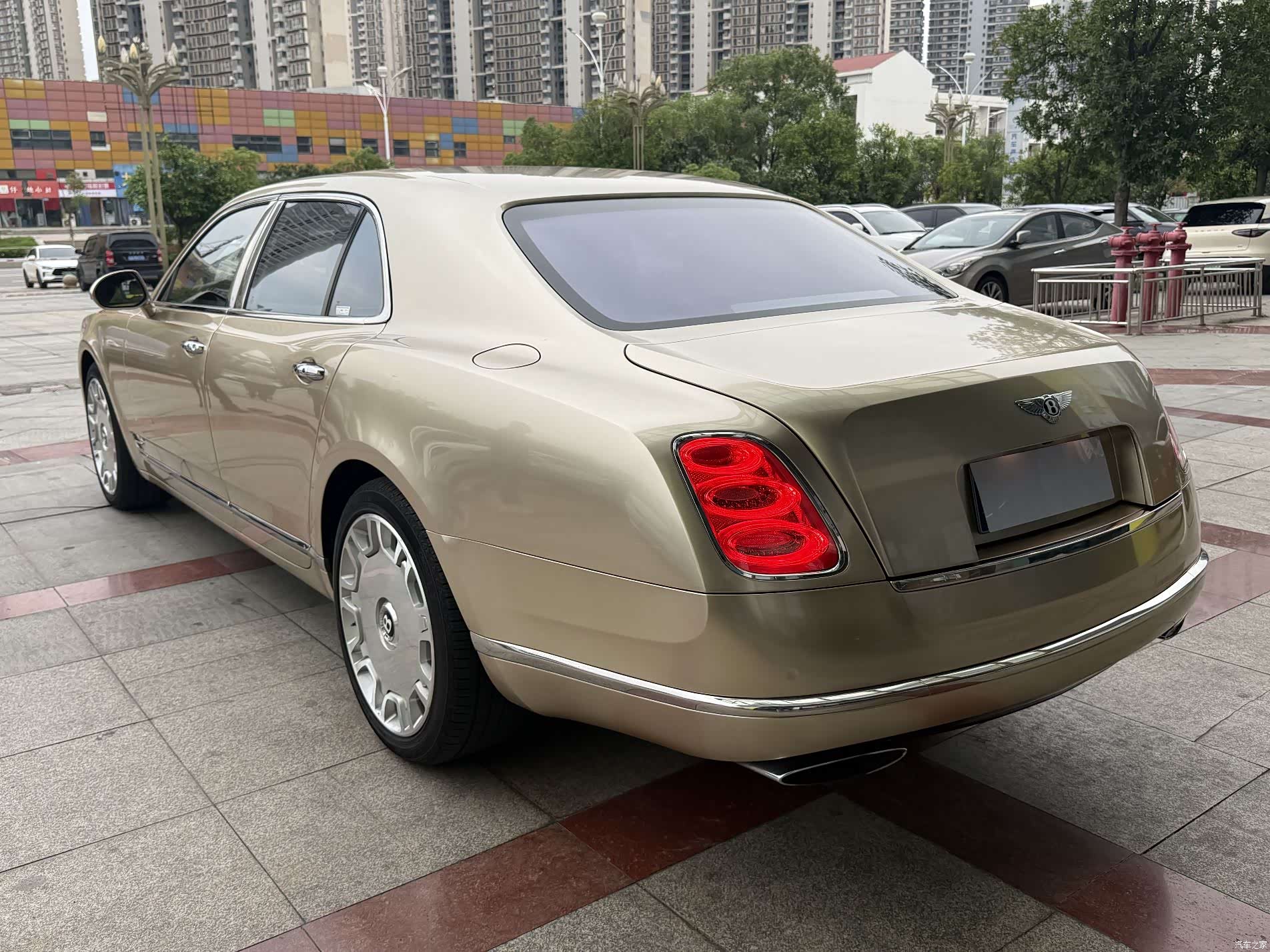 Bentley Mulsanne, 2012 4