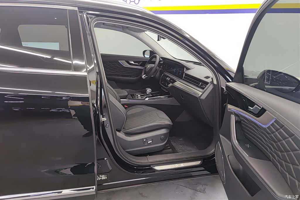Hongqi HS5, 2022 8