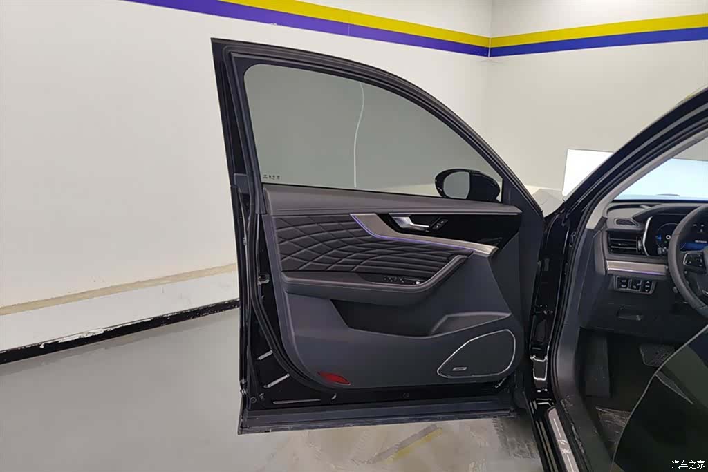 Hongqi HS5, 2022 7