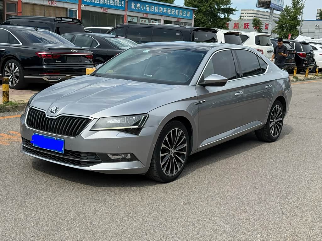 Skoda Superb 2016 TSI330 DSG