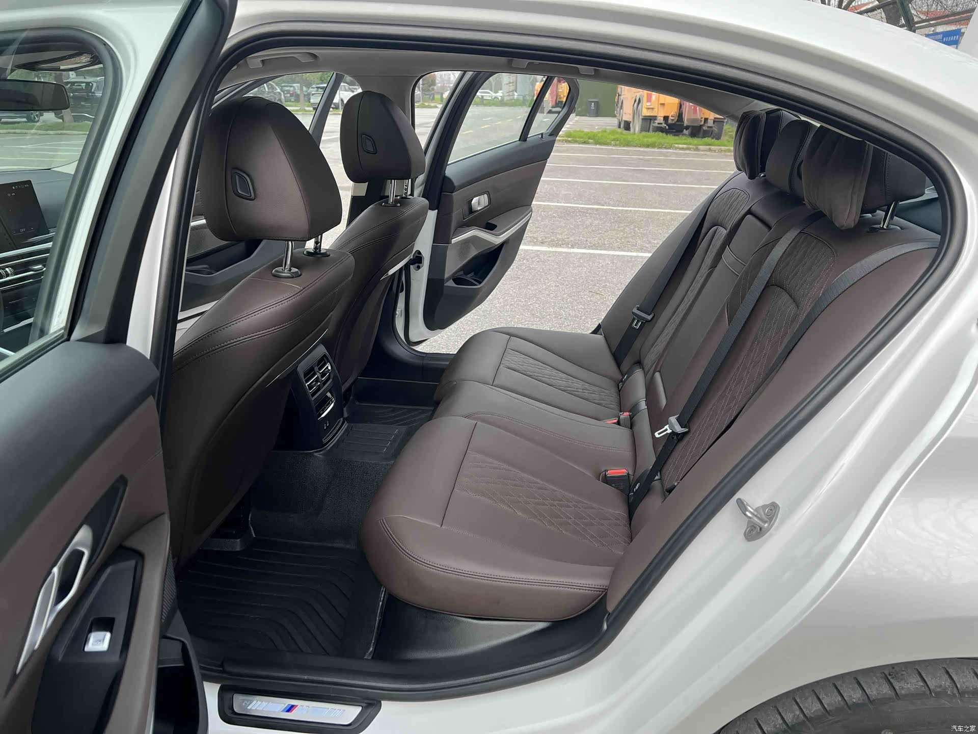 BMW 3 Series, 2024 17