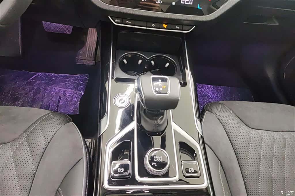 Hongqi HS5, 2022 16