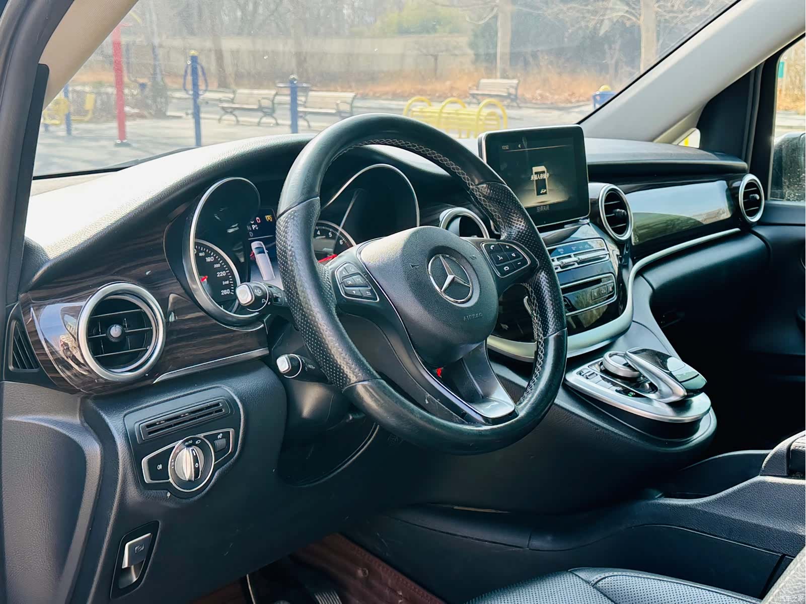 Mercedes-Benz V-Class, 2018 8