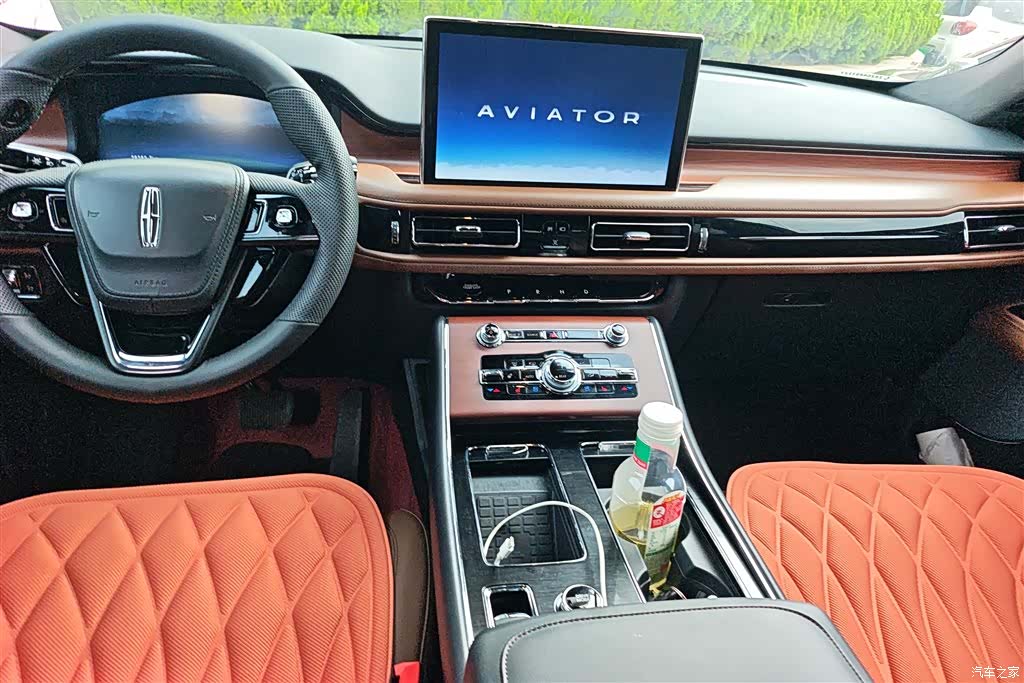 Lincoln Aviator, 2021 12
