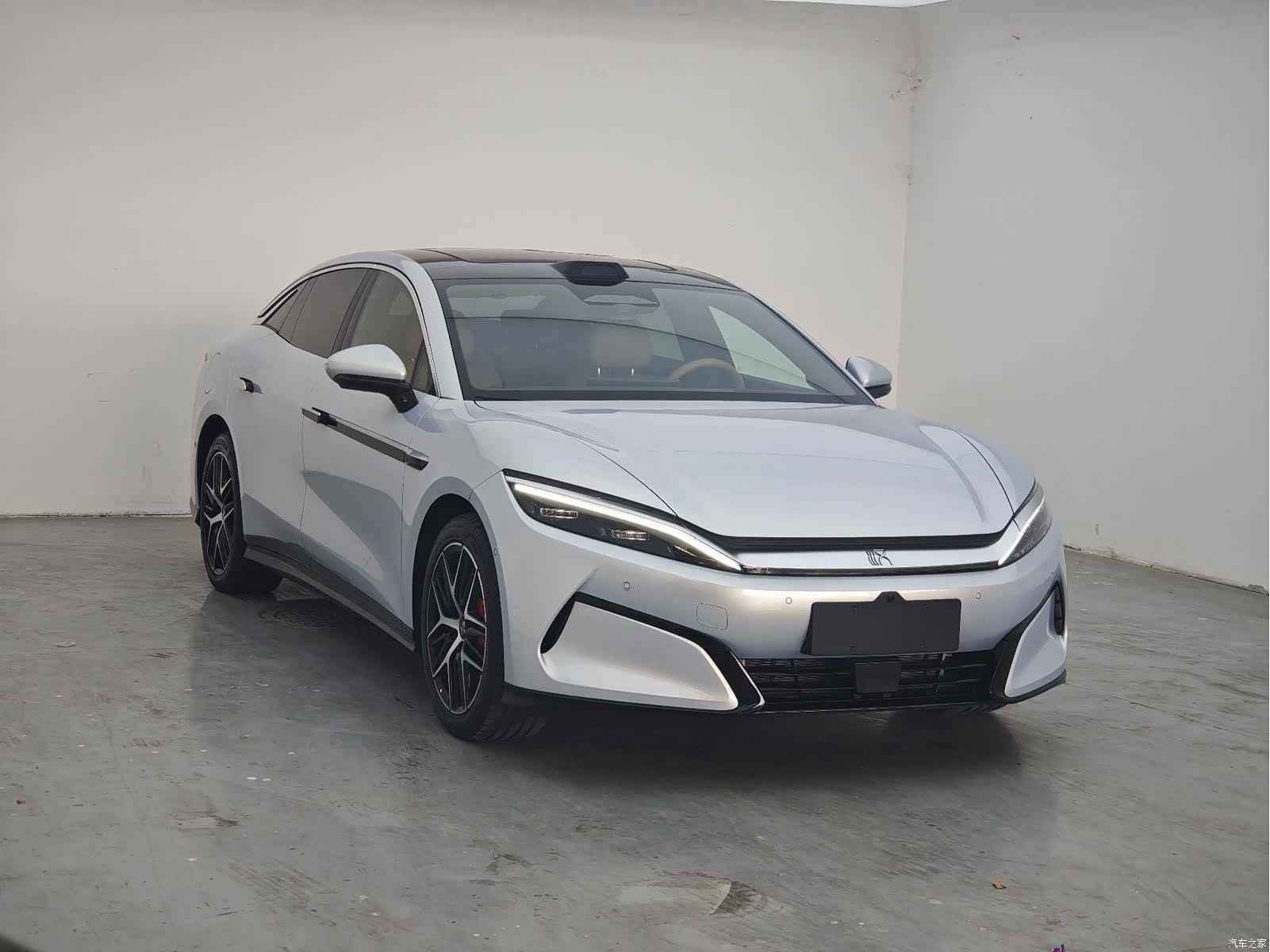 BYD Han, 2025 3