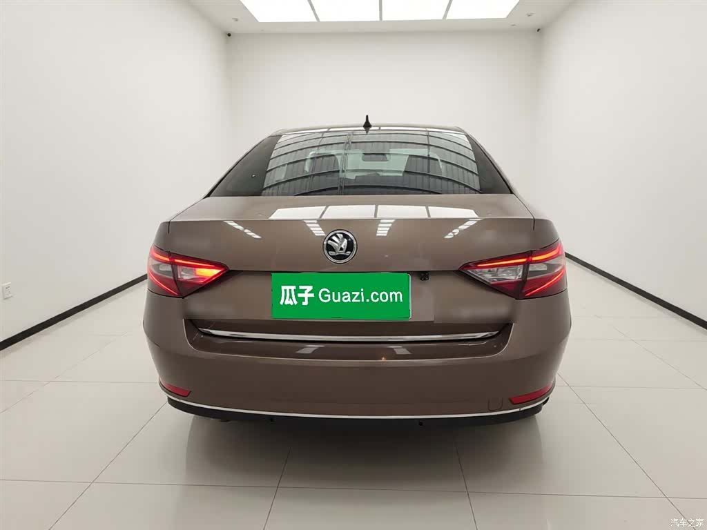 Skoda Superb, 2017 4