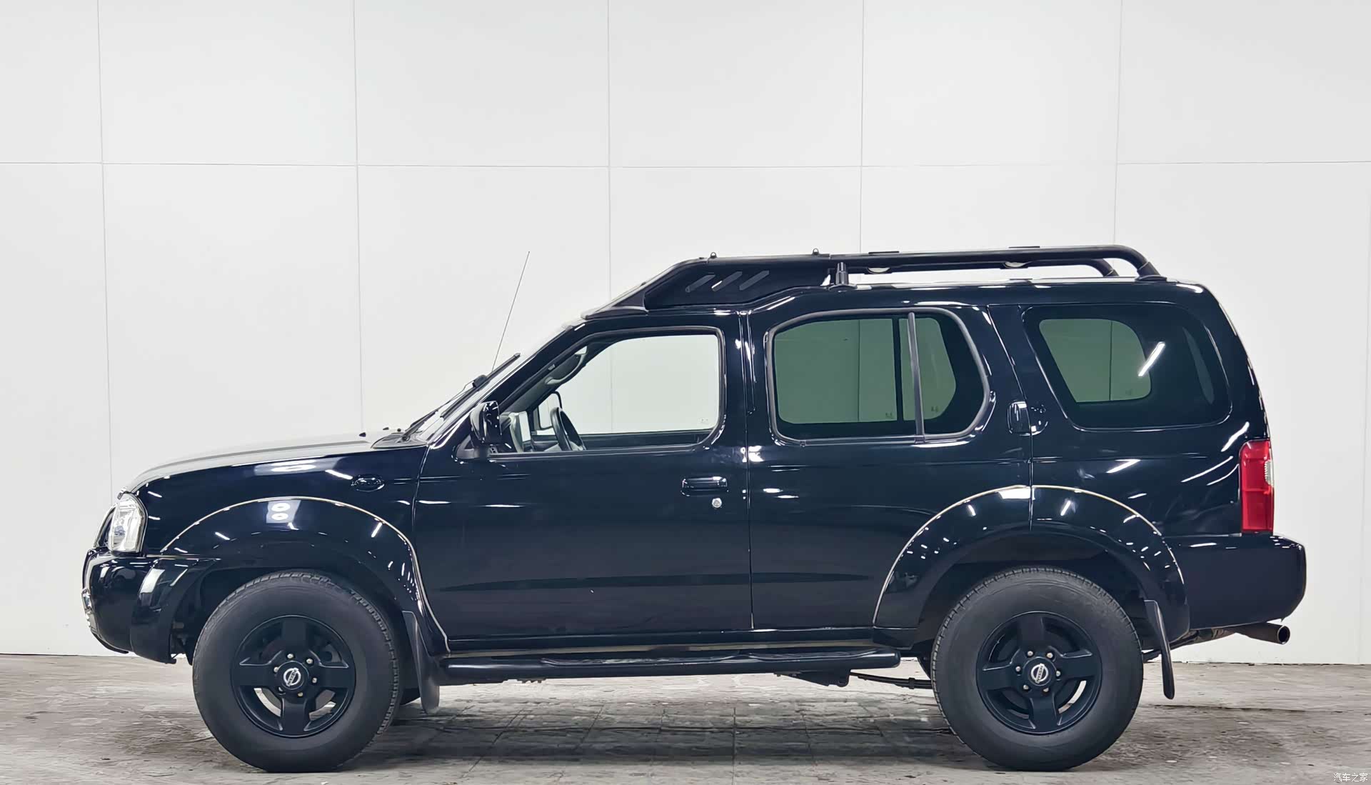 Nissan Paladin, 2012 7
