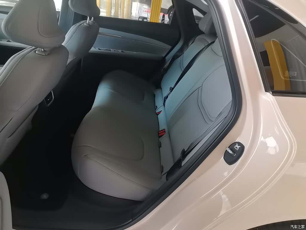 Xpeng Mona M03, 2025 17
