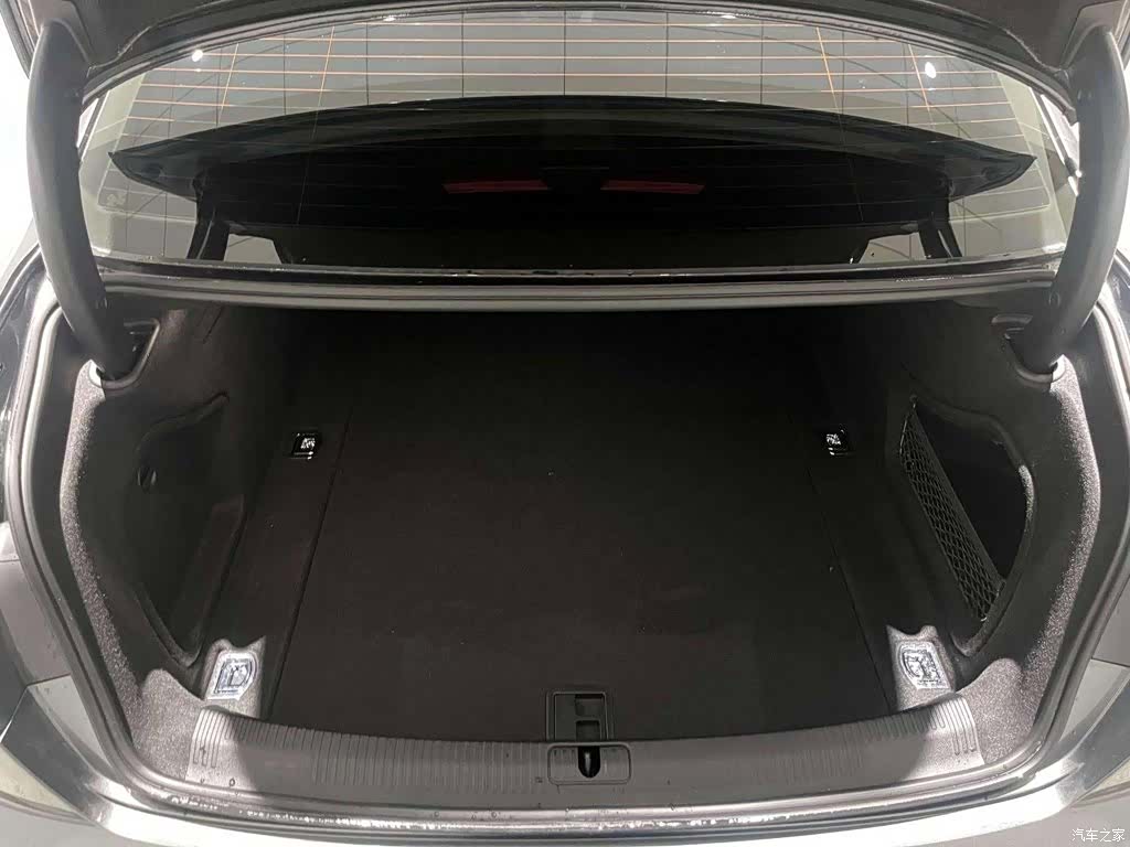 Audi A4L, 2024 14
