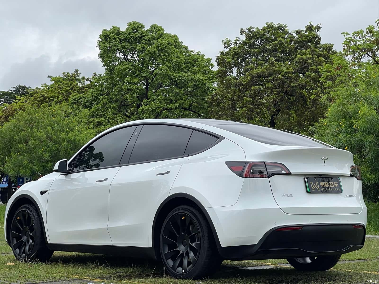 Tesla Model Y, 2023 4