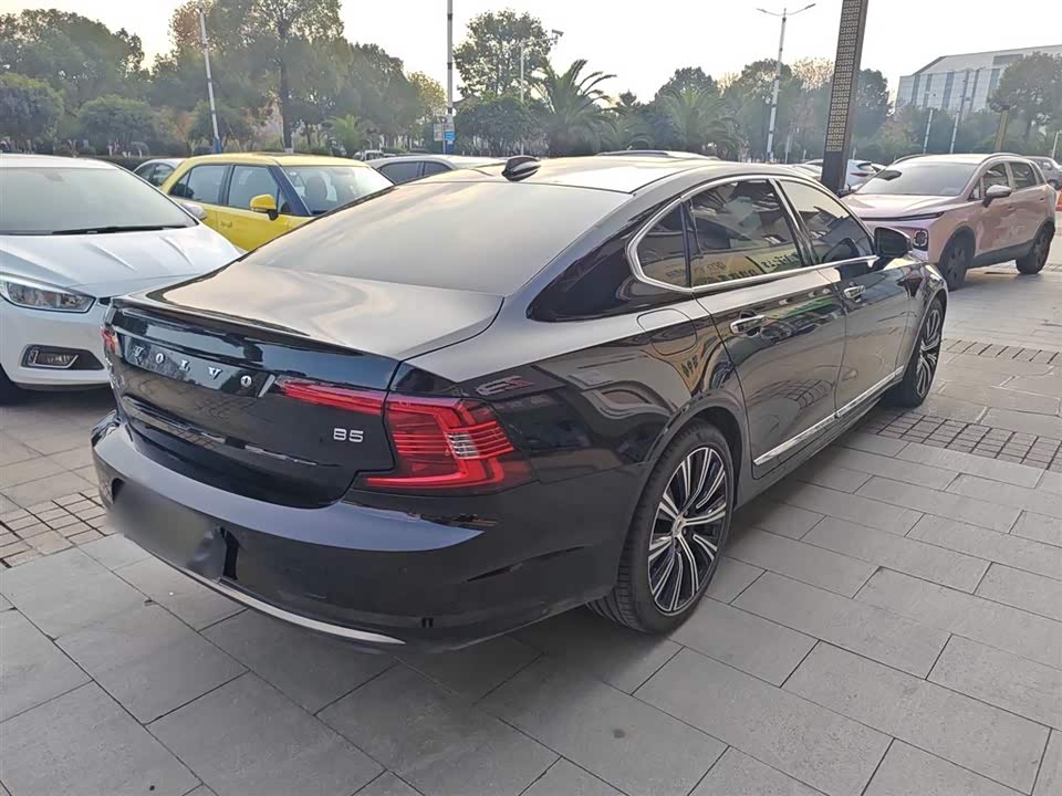 Volvo S90